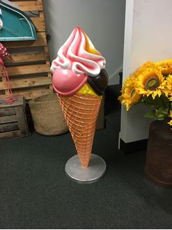 Picture of Ice cream Cone Statue
