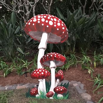 Picture of Cutout Toadstool Mushroom - red 