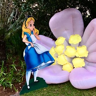 Picture of Cutout Alice in Wonderland 