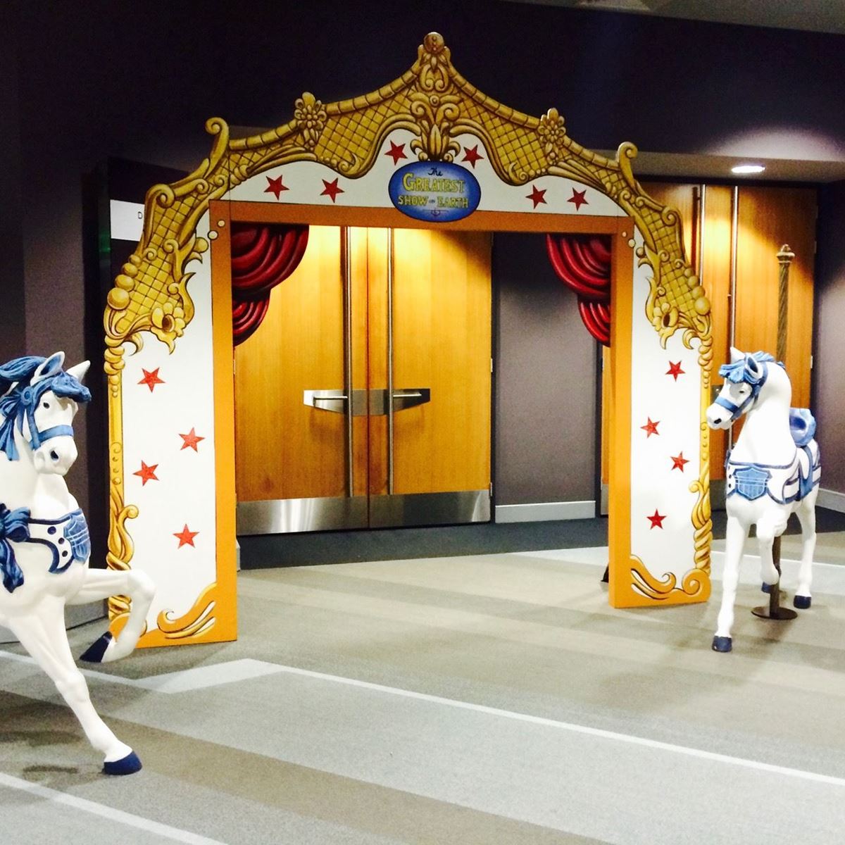 Picture of Circus Entrance (3m)