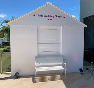Picture of Little White wedding chapel set piece
