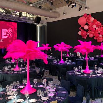Picture of Ostrich Feather table centrepiece