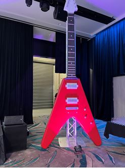 Picture of Giant Flying V Guitar - Red
