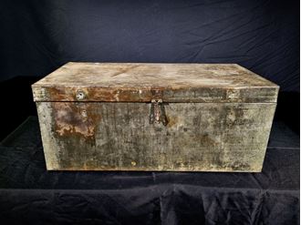 Picture of Metal Chest (Large)