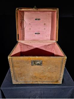 Picture of Wooden Chest (Small)