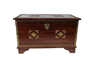 Picture of Old Wooden Chest (Medium)