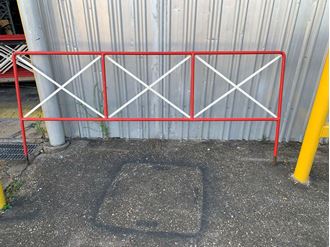 Picture of Red & White Sideshow Fence